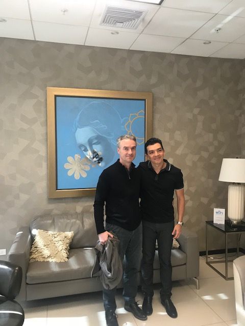 Dr. Haas beim Besuch der Firmenzentrale von Motiva Brustimplantate
